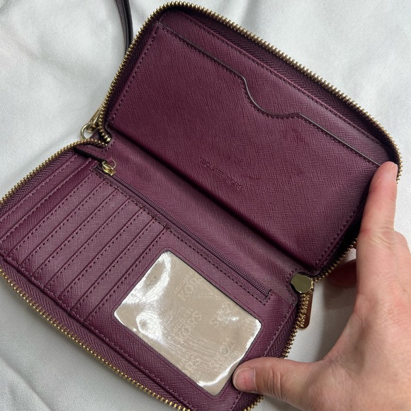 Michael Kors Jet Set Travel Large Phone Wristlet Wallet - Picture 4 of 9